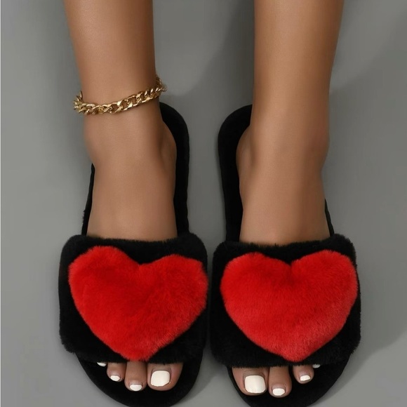 Shoes - Women's Fashion Heart Design Fluffy   Indoor and Outdoor Comfort Fuzzy